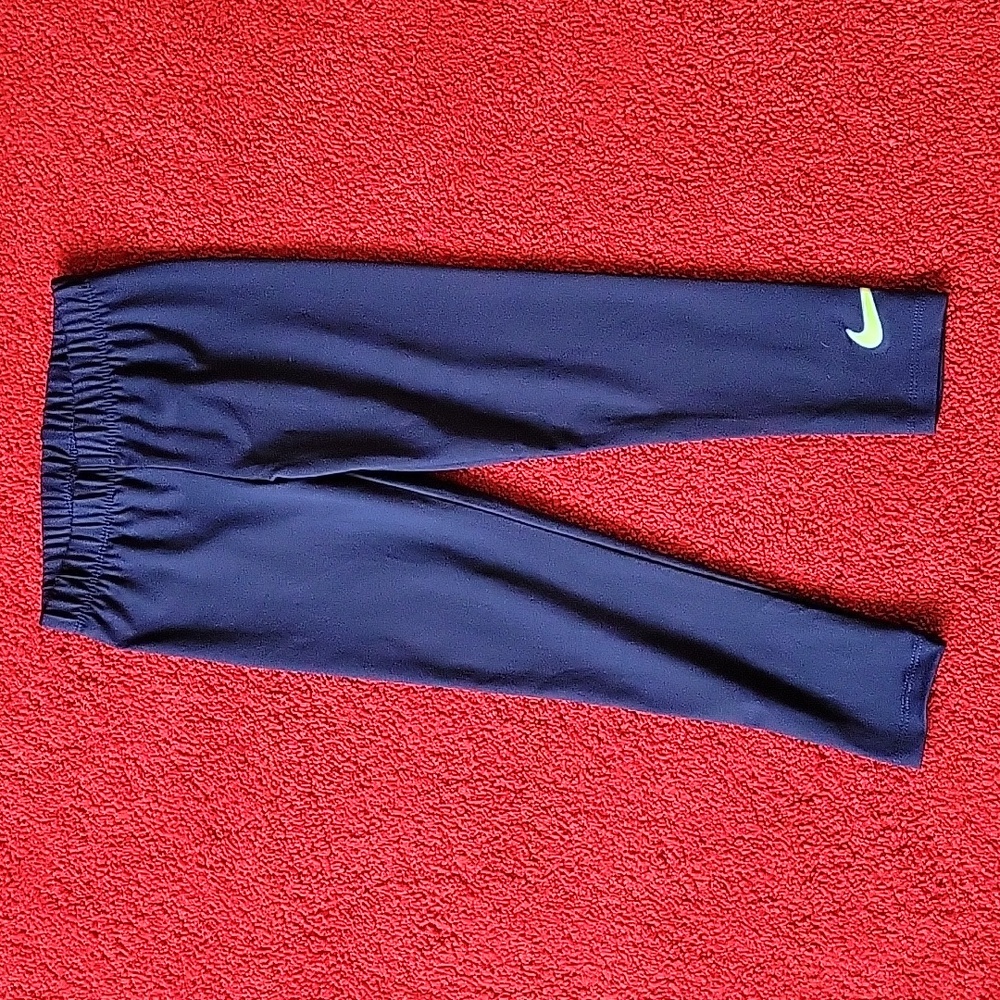 Nike Navy/Blue Exercise Pants in a size 4-5 Yrs 104-110 Cm